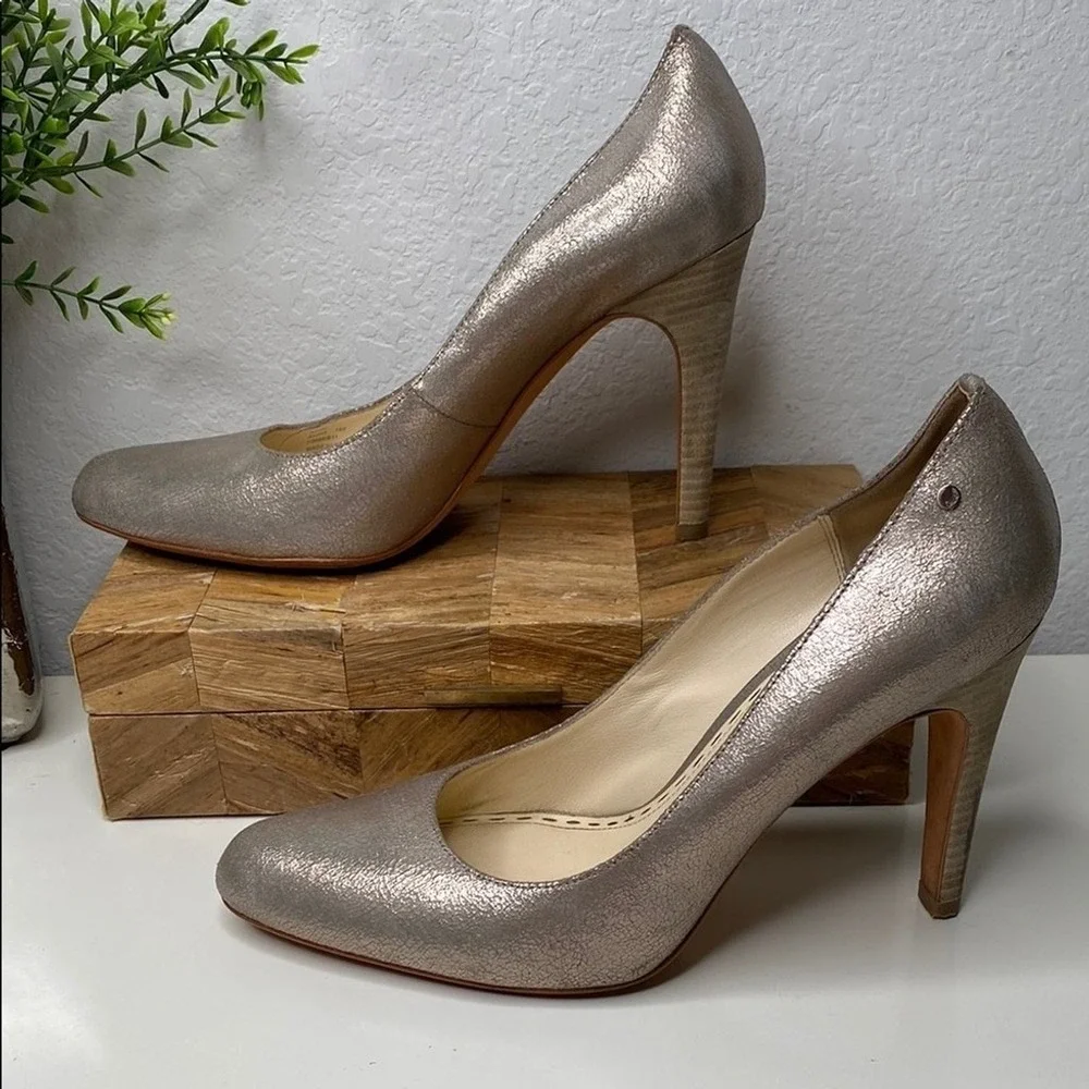 Coach Adina Crackled Metallic Champagne Leather Pointed‎ Toe Pumps Shimmer Sz 10